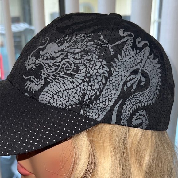 Men / Women Black Dragon Embroidered Cap - Picture 2 of 5